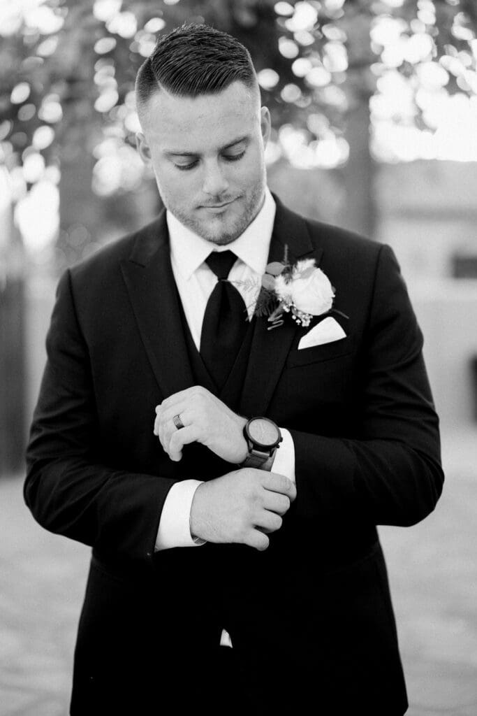 Bride and Groom photos at a Secret Garden Wedding in Phoenix