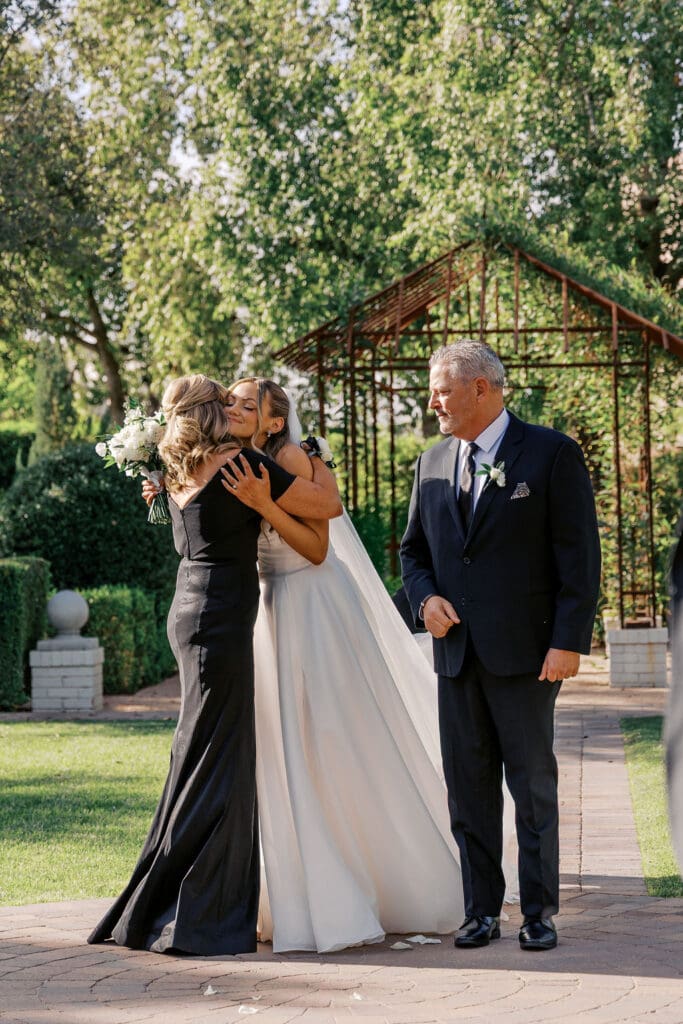 Ceremony photos Stonebridge Manor wedding, Arizona wedding photographer