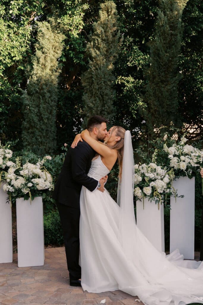 Ceremony photos Stonebridge Manor wedding, Arizona wedding photographer