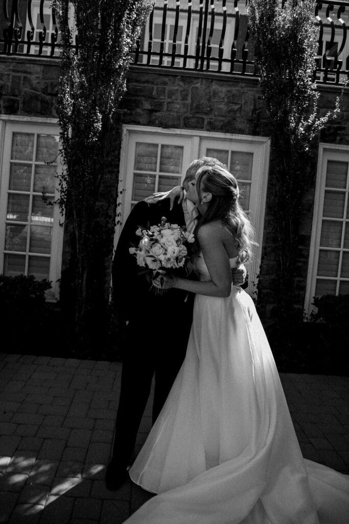 Family photos Stonebridge Manor wedding, Arizona wedding photographer