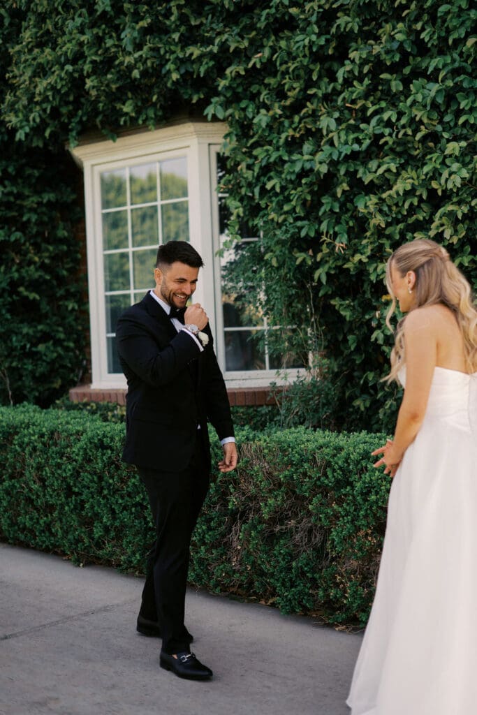 First Look Stonebridge Manor wedding, Arizona wedding photographer