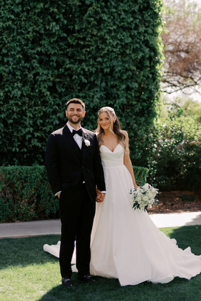 Bride and Groom photos Stonebridge Manor wedding, Arizona wedding photographer