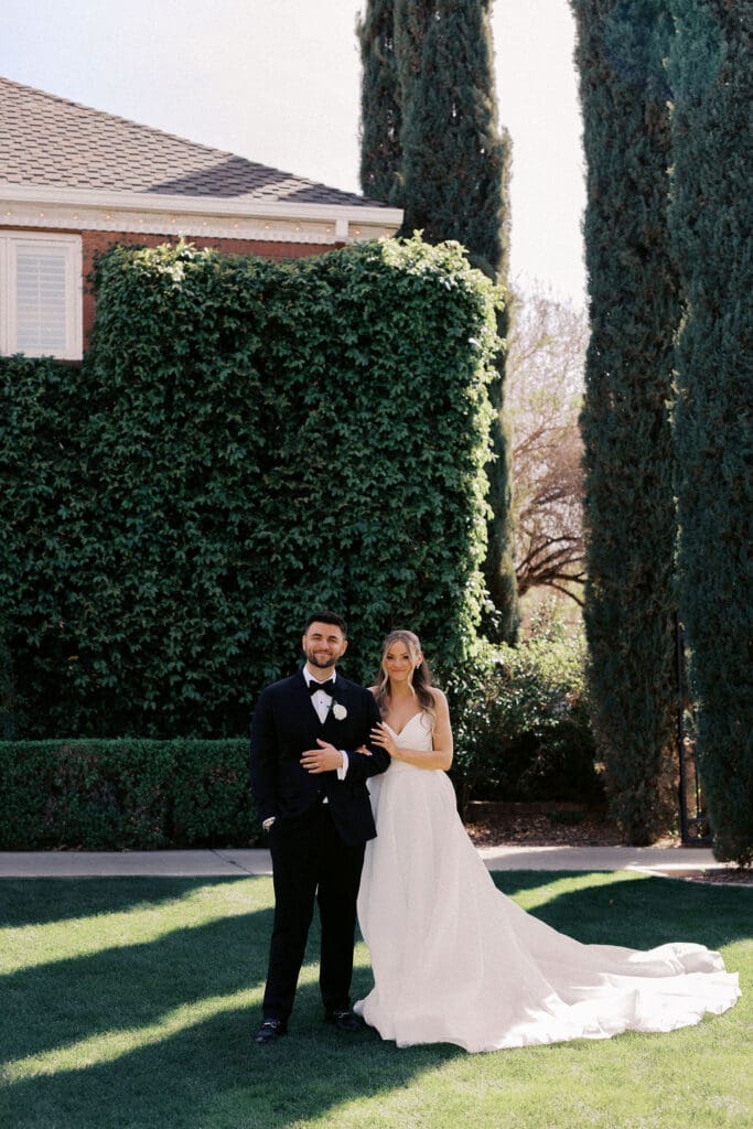 Bride and Groom photos Stonebridge Manor wedding, Arizona wedding photographer