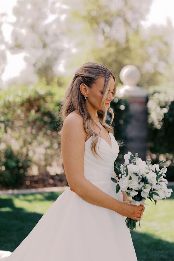 Bride and Groom photos Stonebridge Manor wedding, Arizona wedding photographer