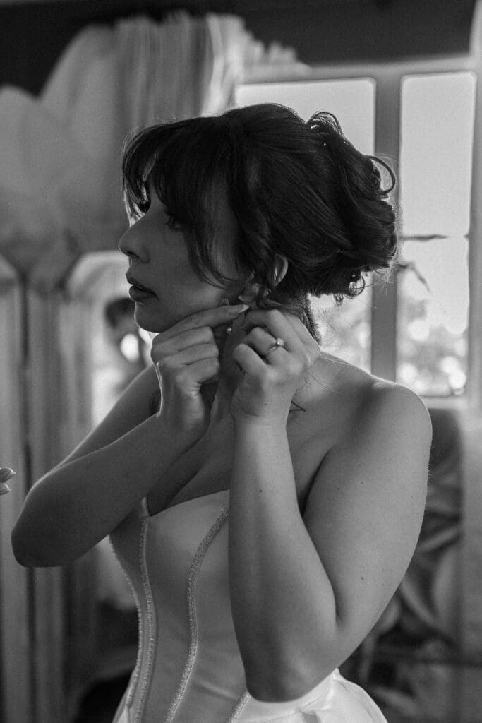 Getting ready at Wrigley mansion wedding, Phoenix Wedding Photographer